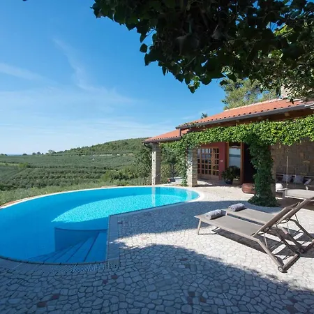 Villa Petra